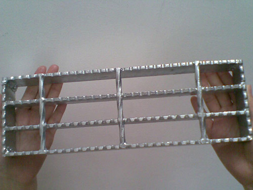 Serrated Steel Grating
